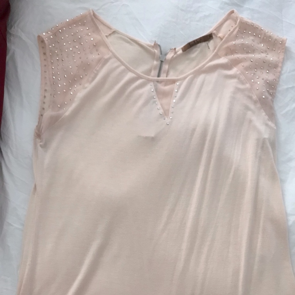 Xlarge Belldini cream top with studded sleeves